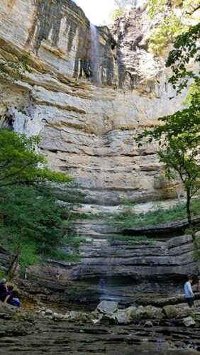 Hemmed in Hollow Falls via the Buffalo River