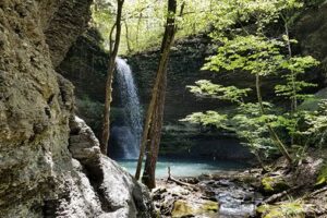 Hiking to Splashdown Falls and Intersection Falls