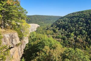 Hike to Whitaker Point (Hawksbill Crag) in the Arkansas Ozarks