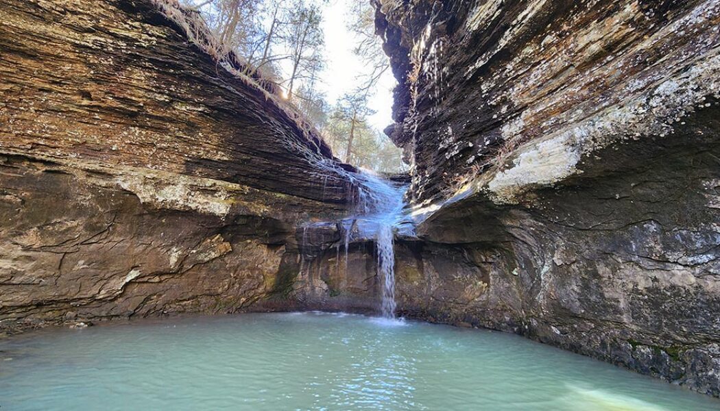 Hike to Ladderbucket Falls