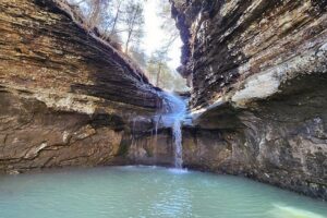 Hike to Ladderbucket Falls